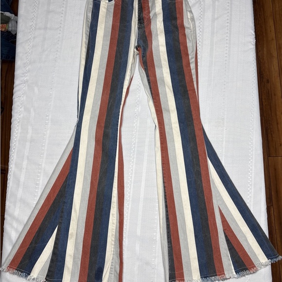 Saints & Heart Striped Flared Wide Leg Women's Jeans~Size L (approx 28x33) - Picture 3 of 14